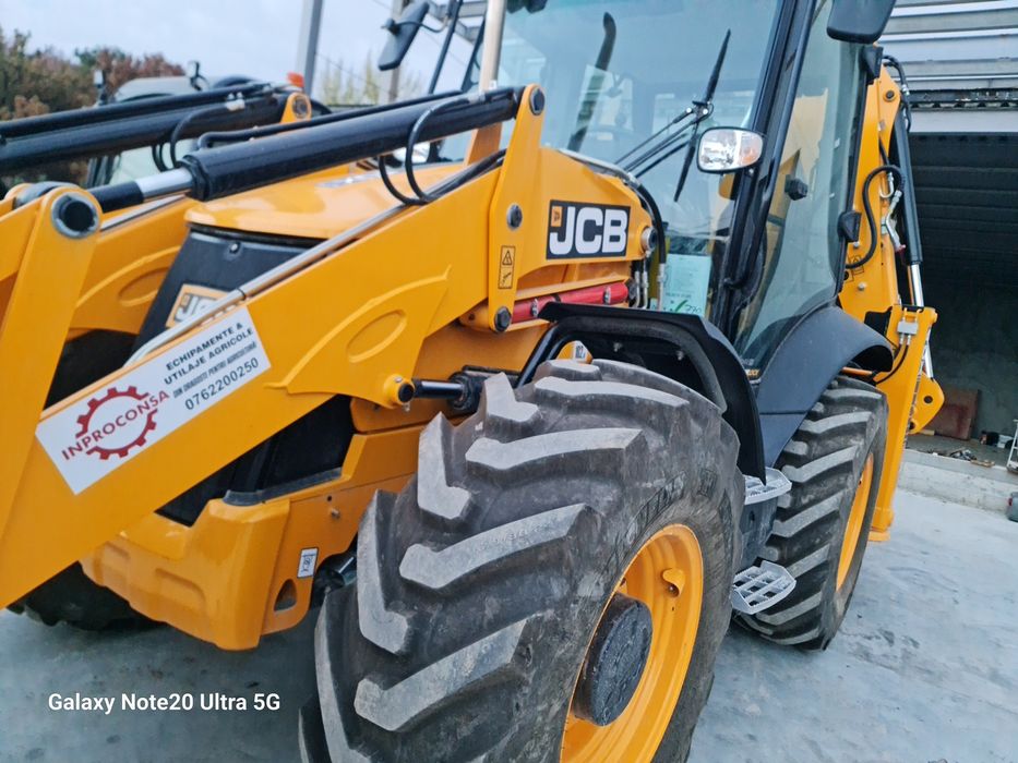 Inchiriez buldoexcavator, inchiriez, miniexcavator, Manitou, incarcato