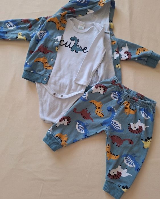 Продам набор одежды