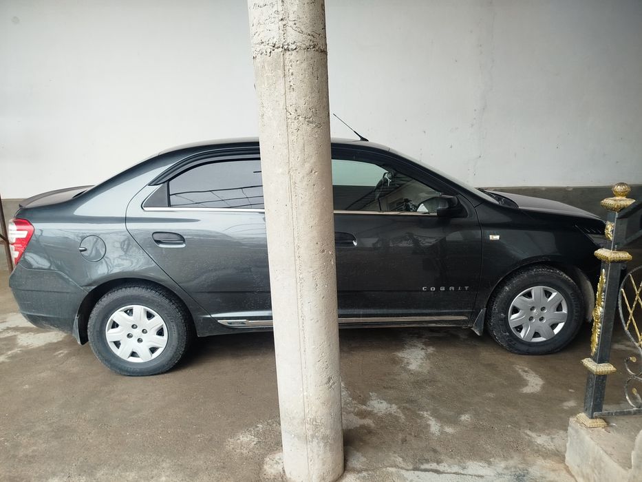 Cobalt 2020 sotiladi uzimiz salondan olganmiz narxini kelishamiz yana