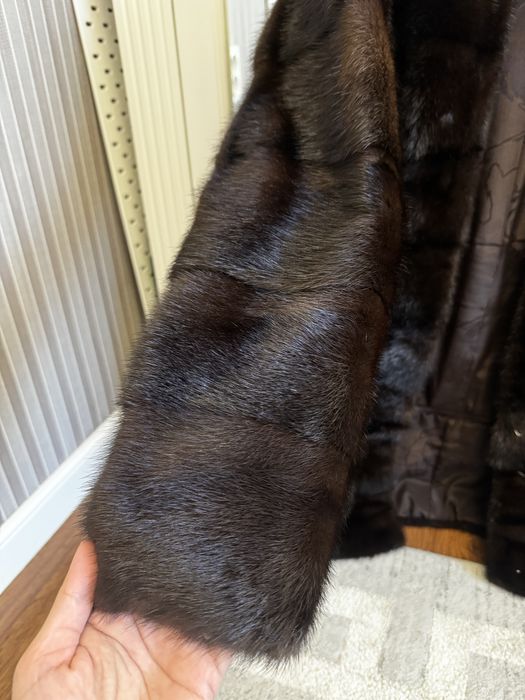 Продам норковую шубу