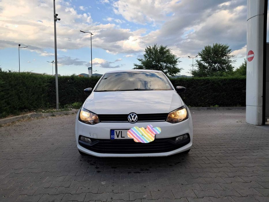 VOLKSWAGEN Polo