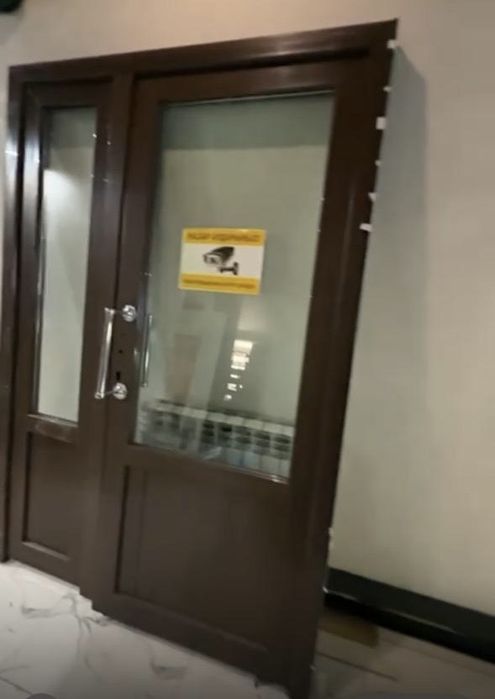 Продам дверь пластиковую