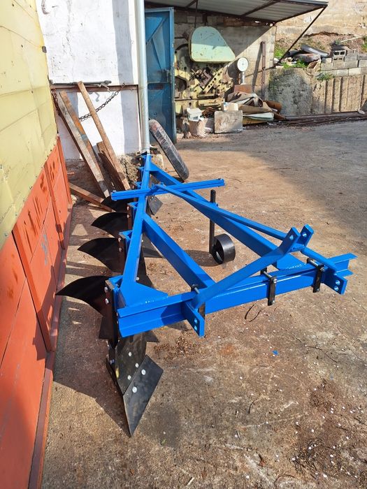 Продавам плугове