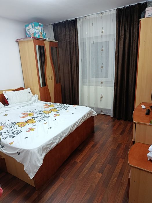 Vând sau schimb apartament cu 3 camere