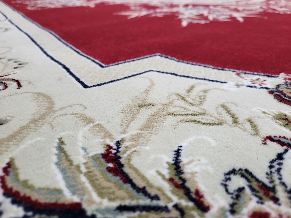 Eron gilam yangi 2ta bor