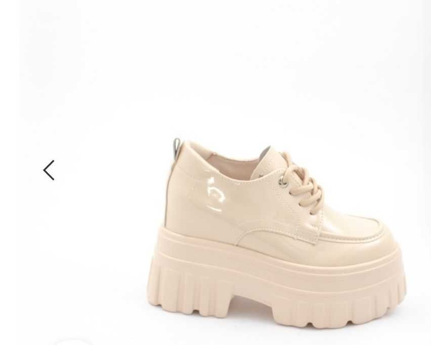 Високи обувки на платформа 36 размер