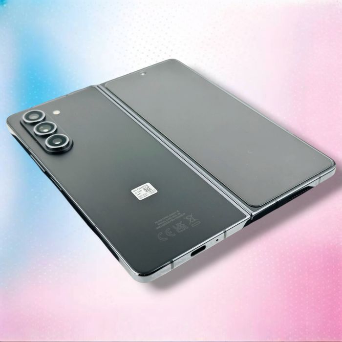 Samsung Galaxy Z Fold 5 5G 256GB 12RAM Black Перфектен! Гаранция!