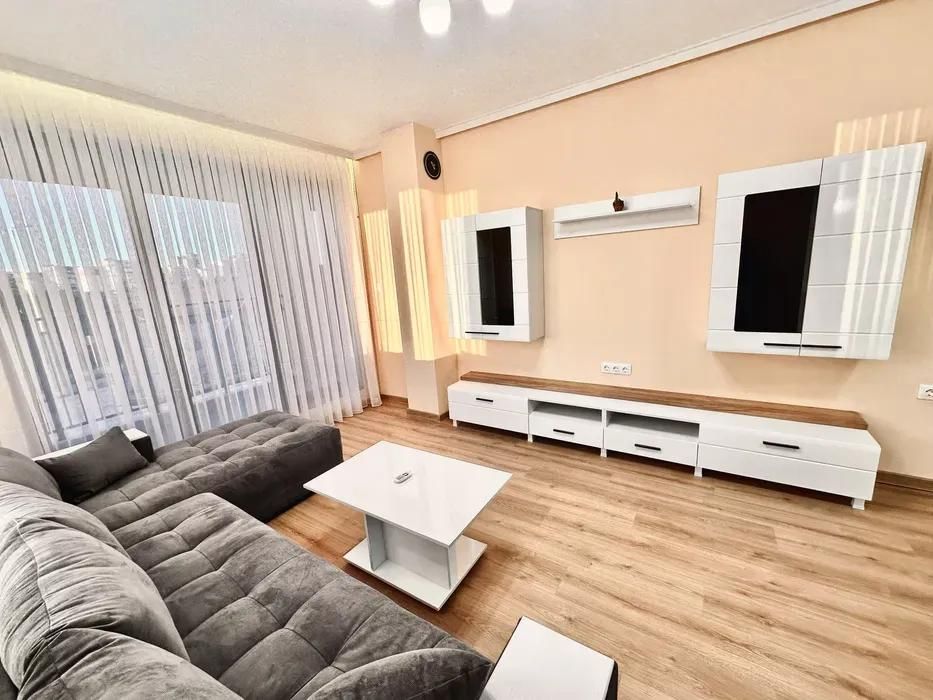 Двустаен апартамент за продажба в жк. Тракия