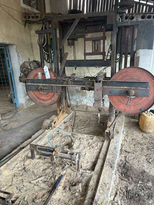 Hala 300 mp+ curte 6000 mp + utilaje de gater - de inchriat in Luguzau