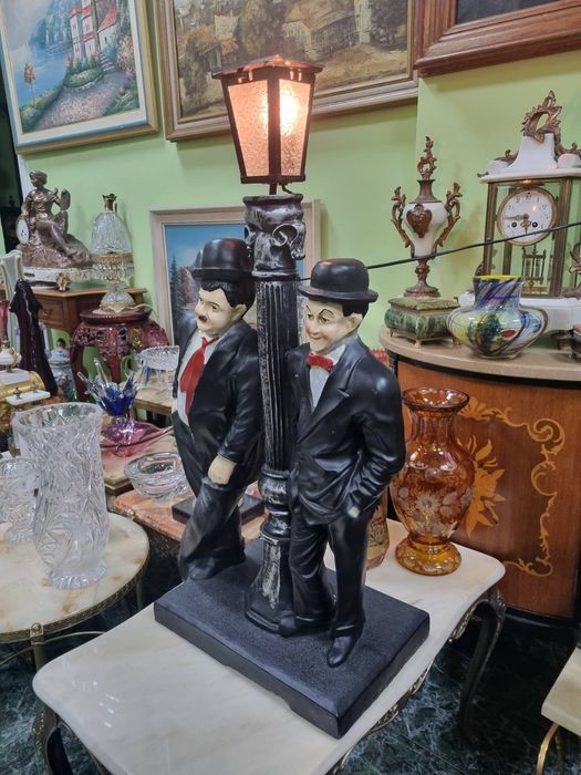 Страхотна антикварна фигура статуетка- Лоръл и Харди