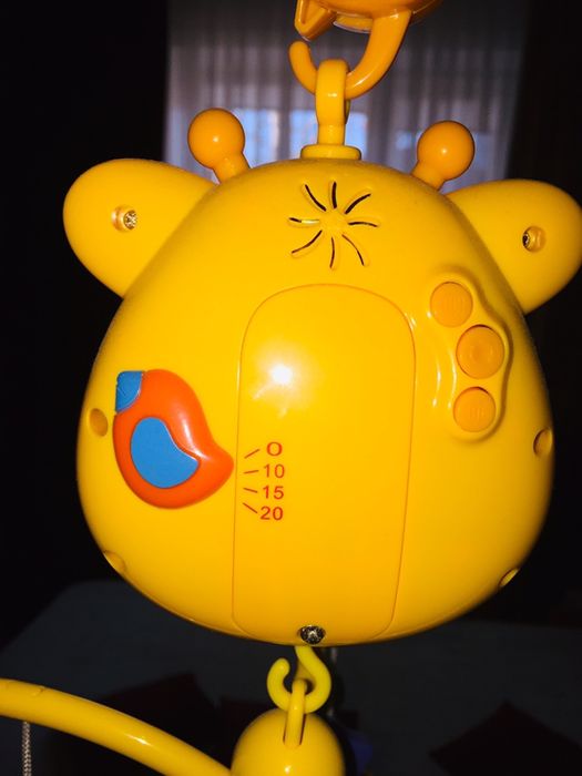 Мобиль жираф на кроватку