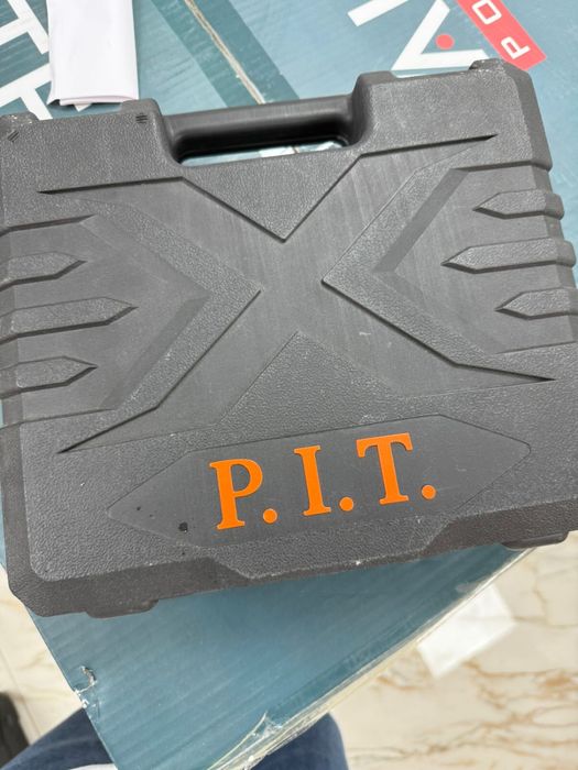 Шуруповерт P.I.T.