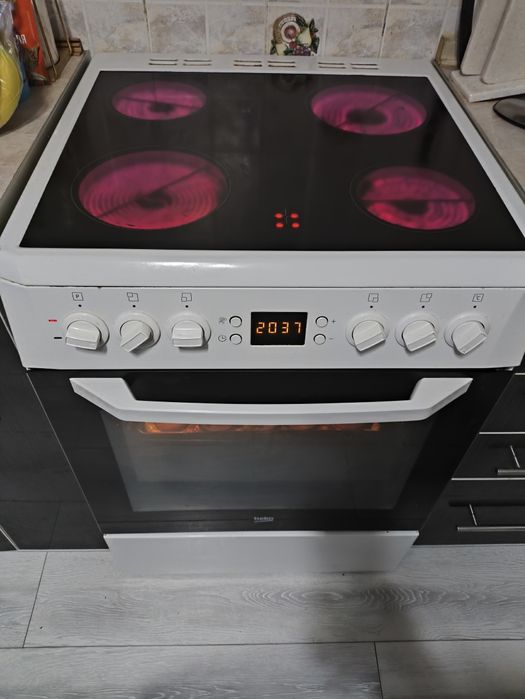 Продам электрическую плиту