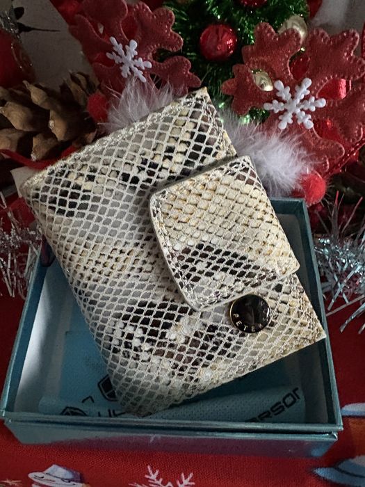 Нови протмонета Peterson естествена кожа от 20 до 50 лв