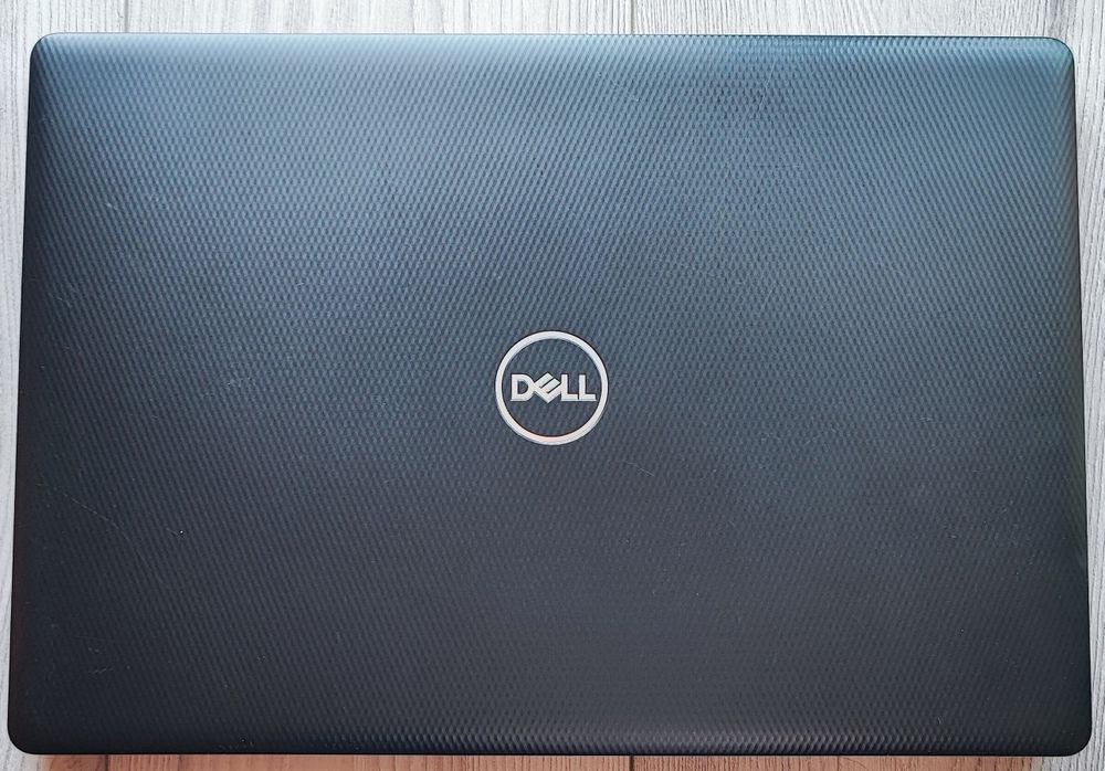 Dell Inspiron 3580 i5-8265u, 12GB SSD 512 PCI-E Radeon 520 2GB !