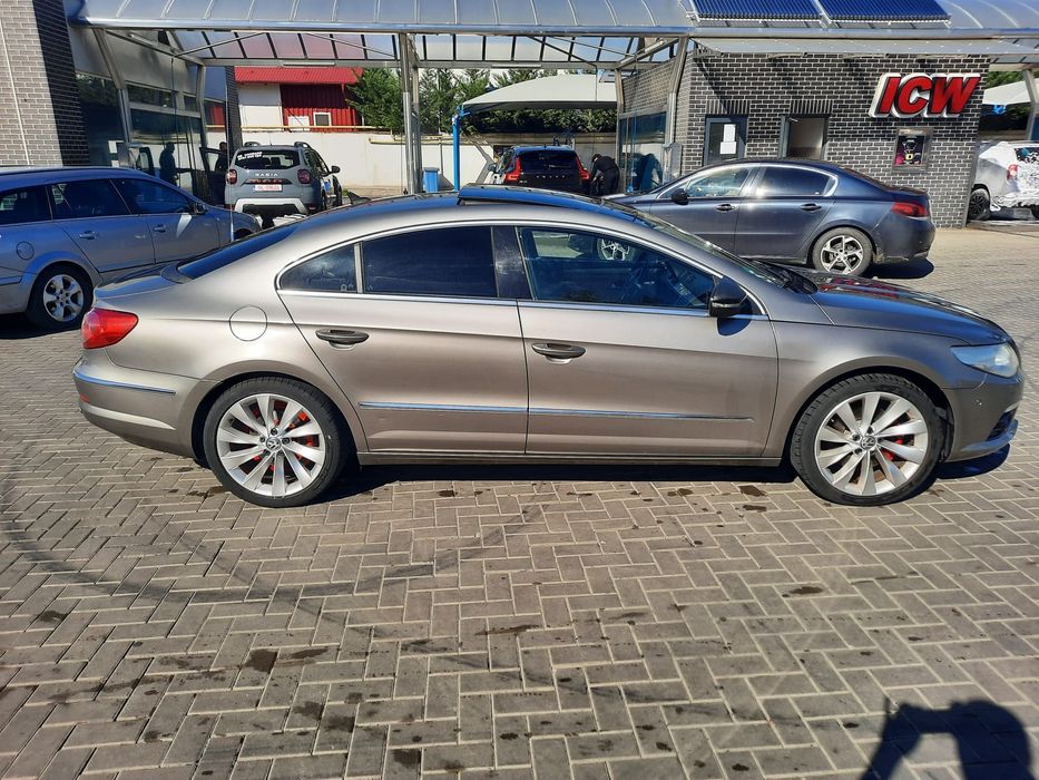 Vând passat cc 2010