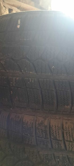 Гуми 16 летни и зимни