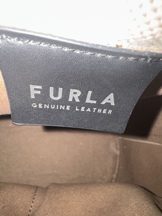 Furla bucket bag бежова чанта