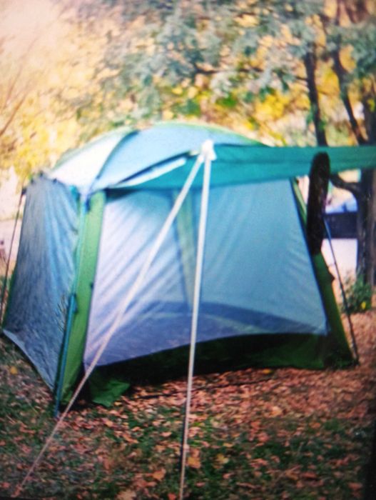 туристическа палатка - шатра с размери 3Х3 и височина 2м.