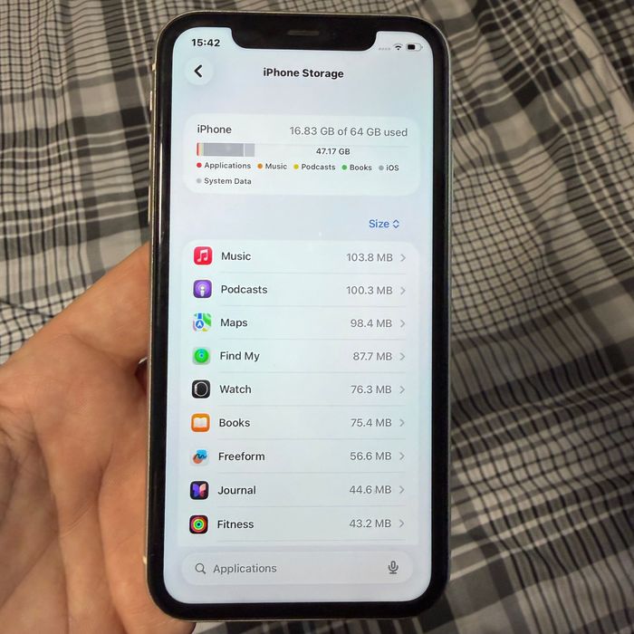 iPhone 11 в отлично състояние