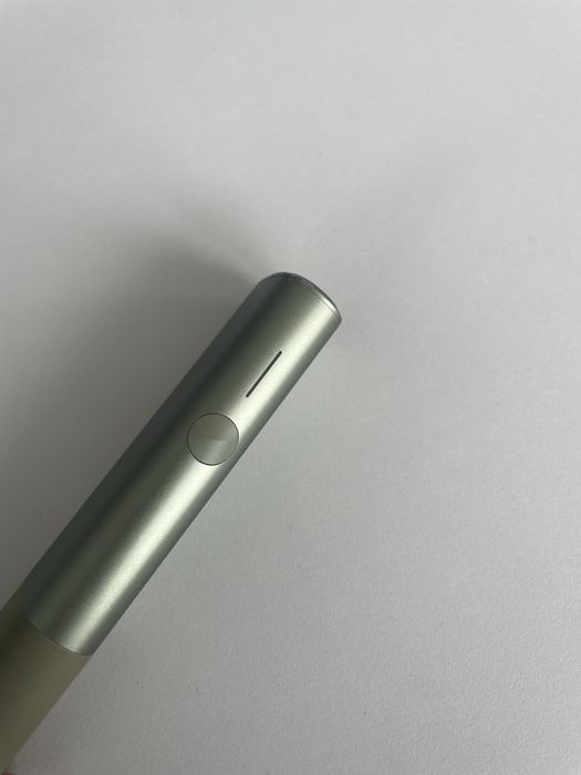 Iqos ILUMA verde cu accesorii