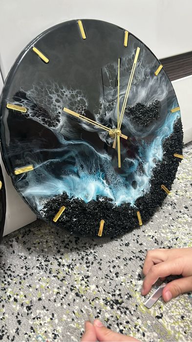 Часы ручной работы