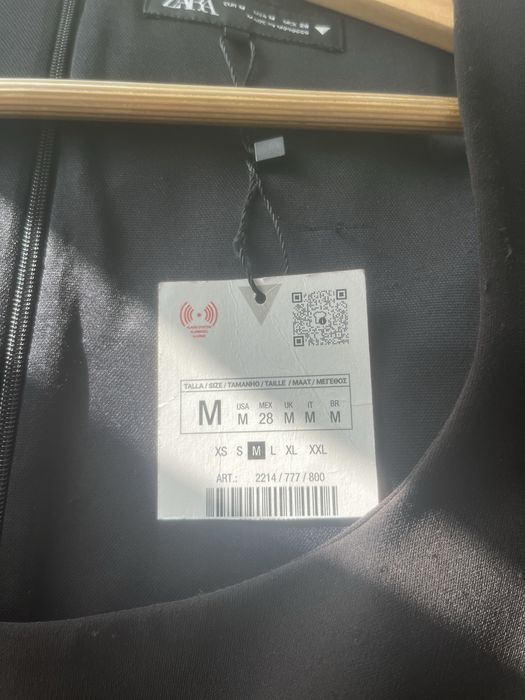 Нова къса официална черна рокля Zara