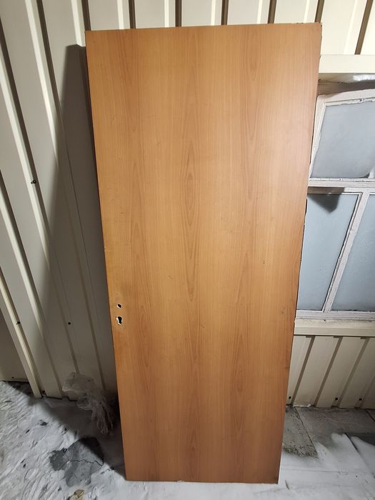 Продам дверь входную