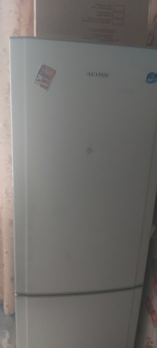 Продам холодильник