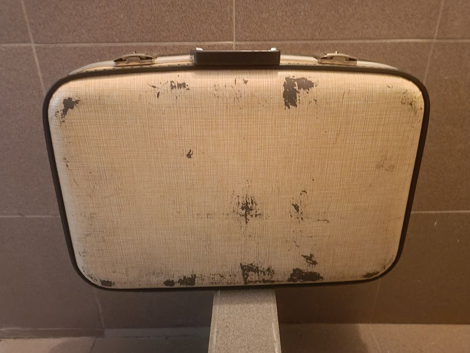 Малко винтидж куфарче