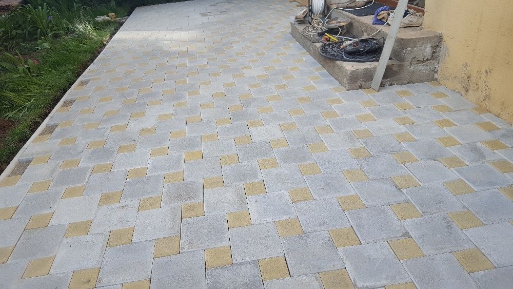 Producator pavele pavaje din beton - model 40x40 patinat montaj