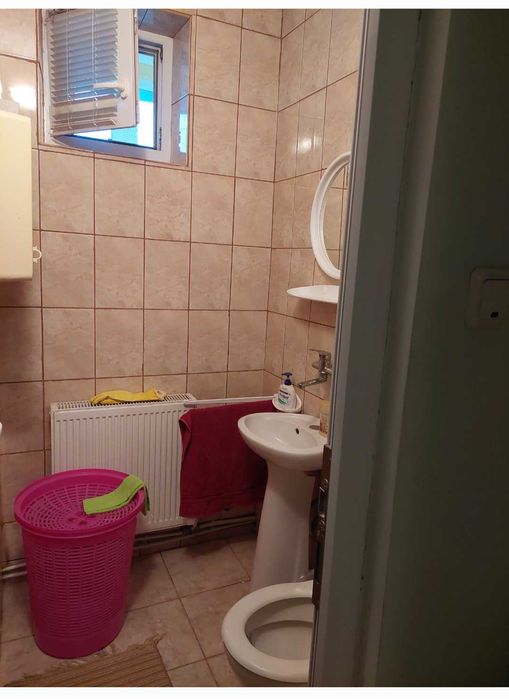 Vând apartament 4 camere 2 băi bucatarie
