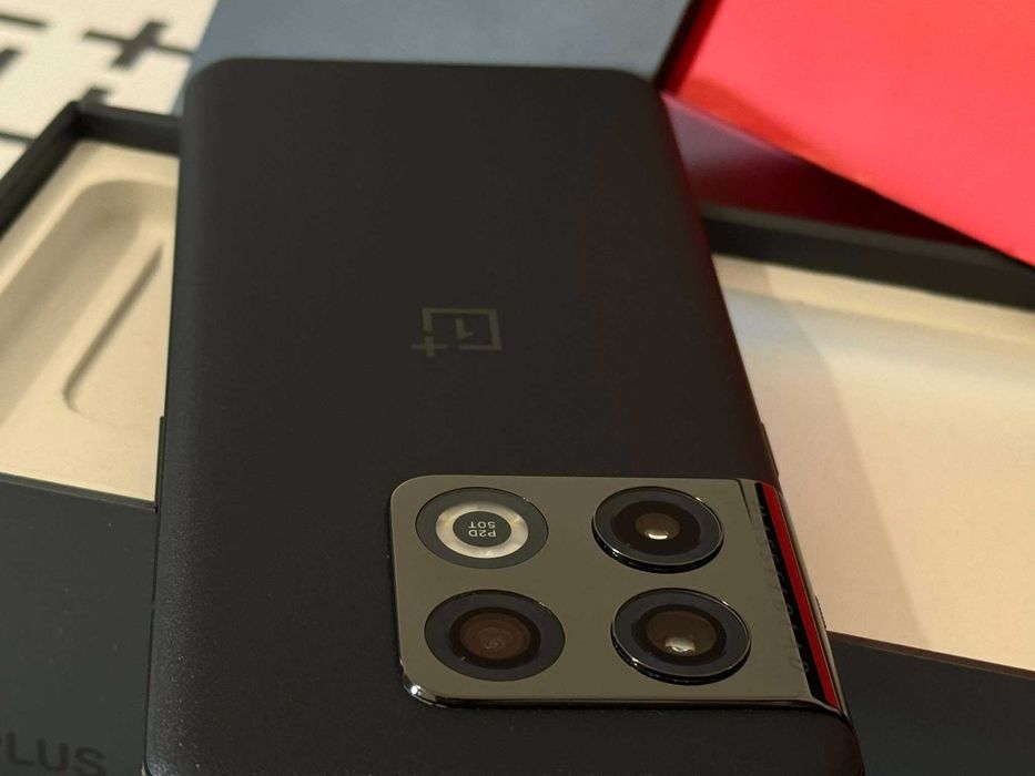 Бартер! OnePlus 10 Pro Snapdragon 8 120Hz Black (Черен)