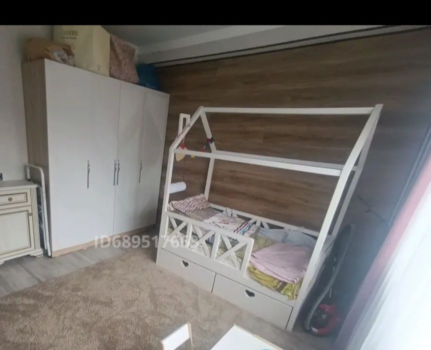 Кровать детский, очень в хорошем состоянии,