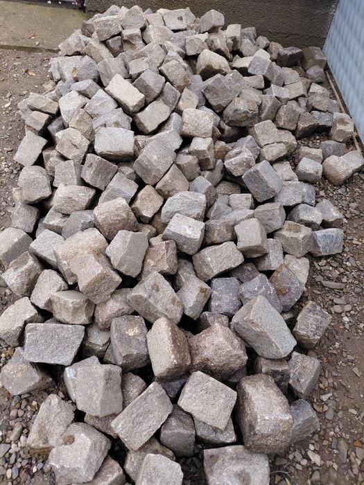 Piatră cubica,granit