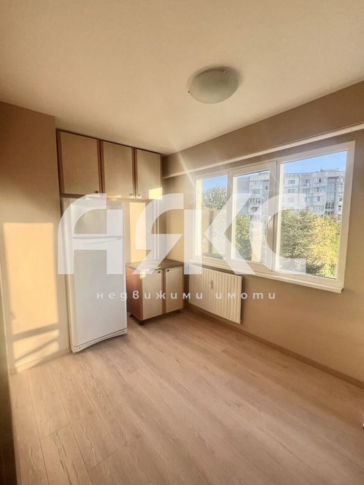 Двустаен  необзаведен апартамент в кв. Младост 3 до МЕТРОСТАНЦИЯ