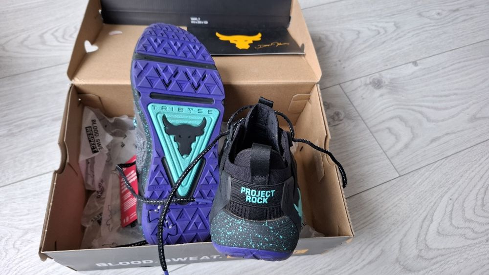 Дамски маратонки under armour