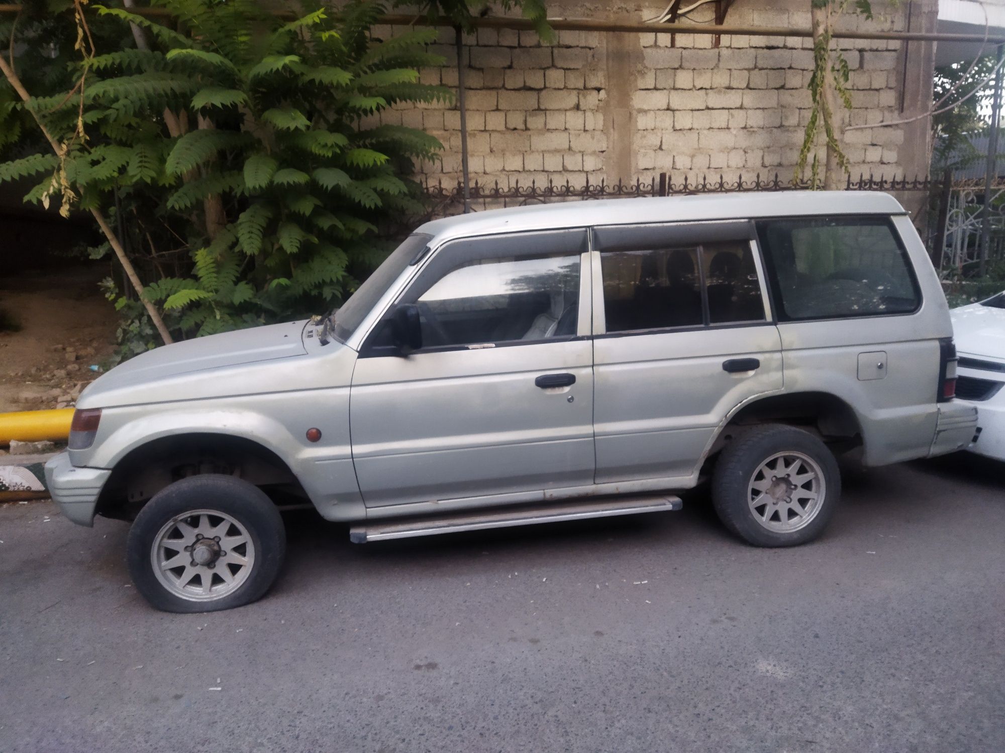 mitsubishi pajero - Легковые автомобили в Шымкент - OLX.kz