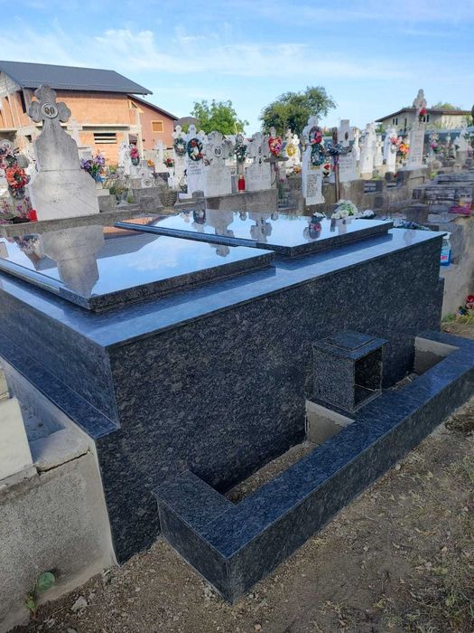 Executam lucrari din monumente funerare din granit,marmura,mozaic,marmura venetiana