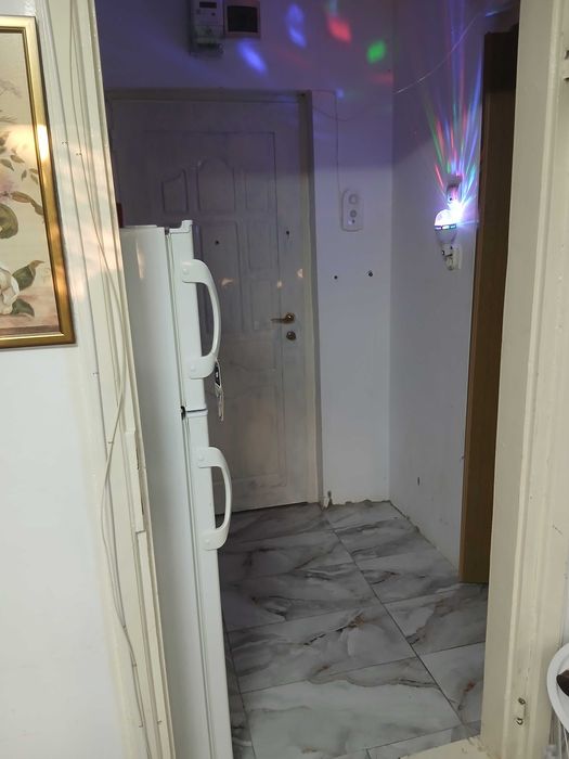 Caut colega garsoniera Bucuresti sector 4 , fata seriasa 650 lei plus utilitati