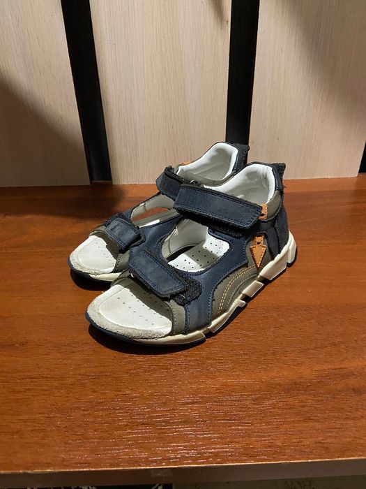 Продам сандали на мальчика ортопеды
