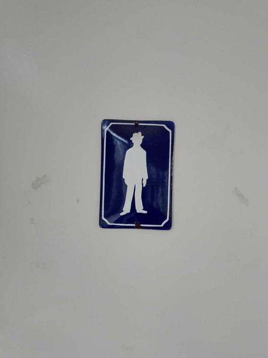 Емайлирани табели от комунизма