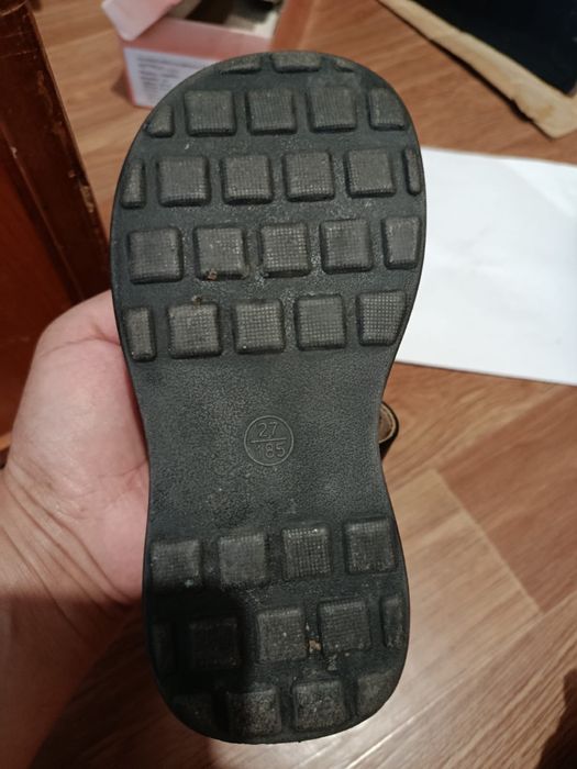 Продам детские туфли