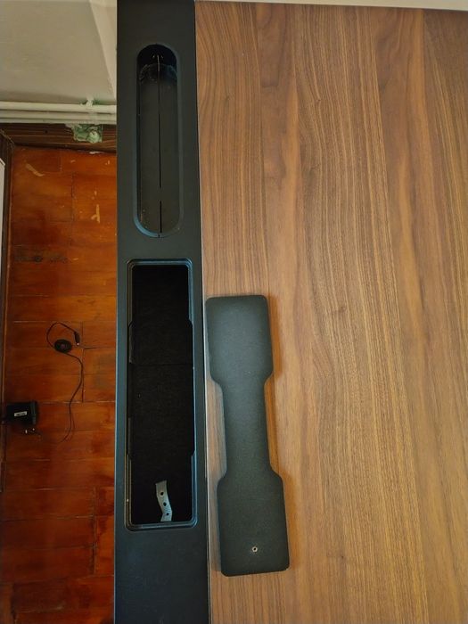 Birou IKEA MITTZON furnir nuc/negru – design modern, spațios și robust