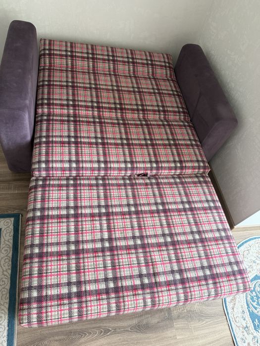 Срочно продам диван