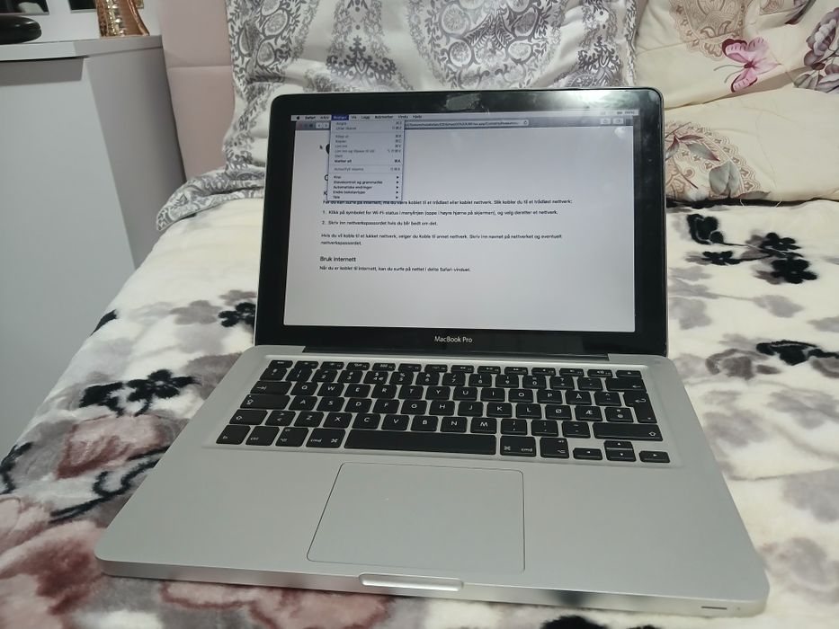 Vând laptop MacBook  pro