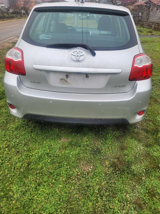 Тойота Аурис Toyota Auris на Части