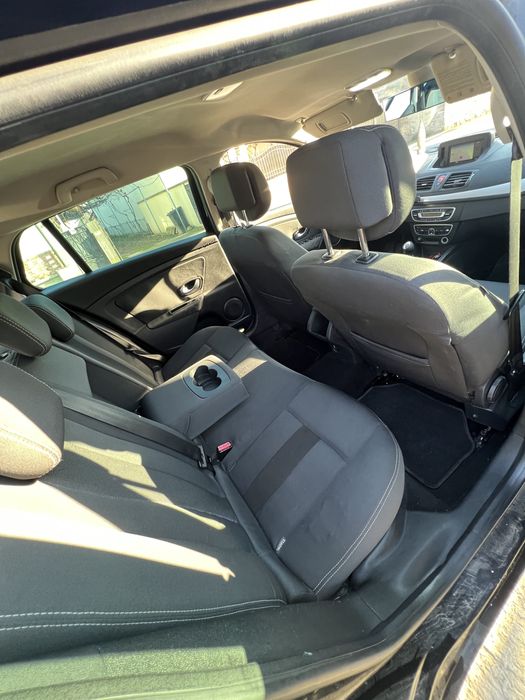 Vând renault megane 3