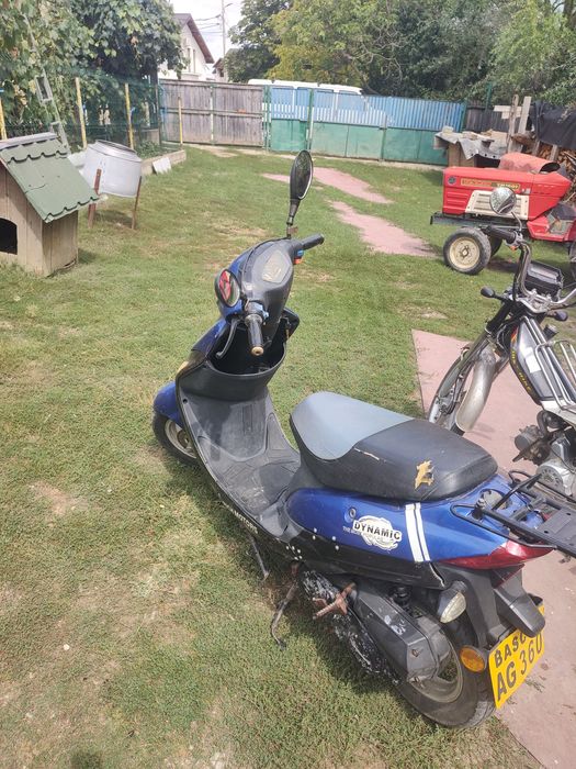 Scuter și motocicleta