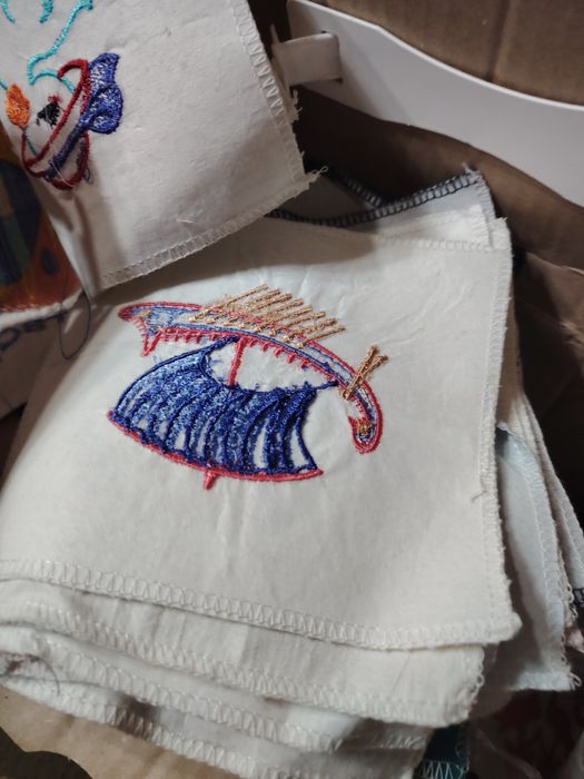 Продам вышивальную машину